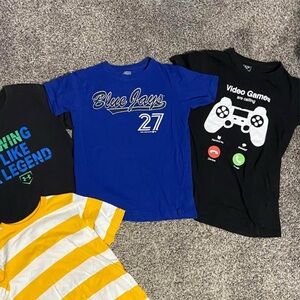 4 boys large shirts - Blue Jays T-Shirt